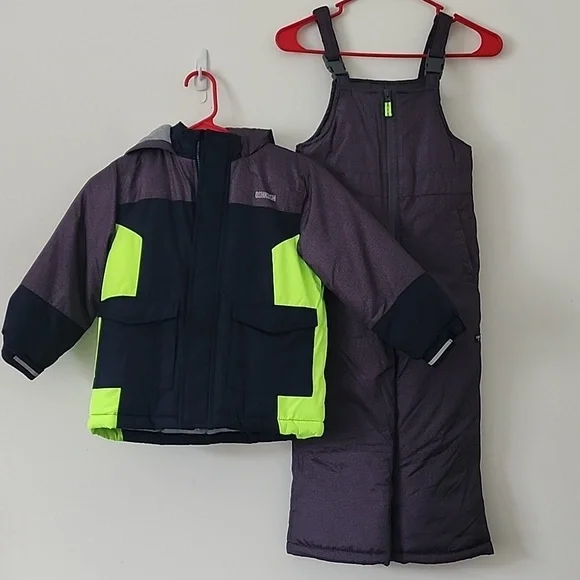 OshKosh B'Gosh Boys' Ski Jacket and Snowbib Snowsuit Set Size 5 - Picture 2 of 14
